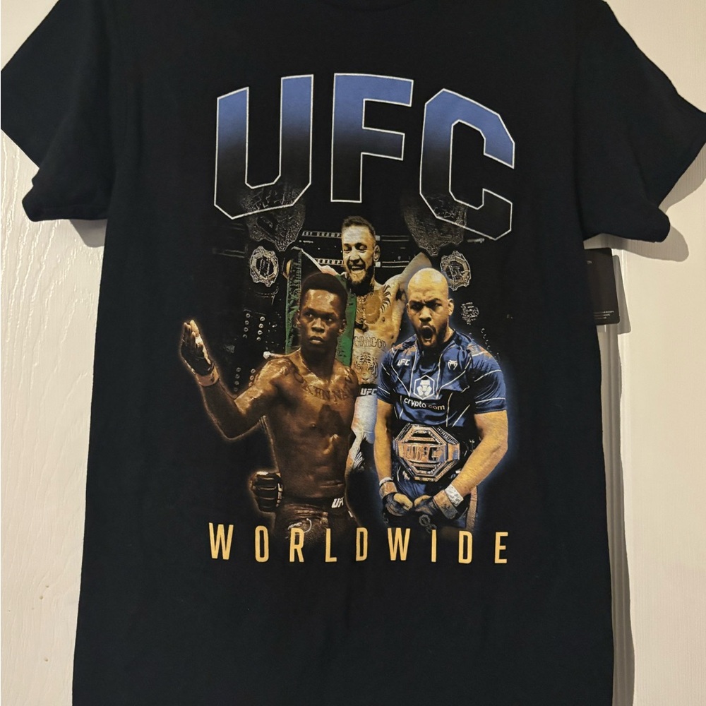 UFC World Wide Black Graphic T-Shirt  Size Small . NWT
